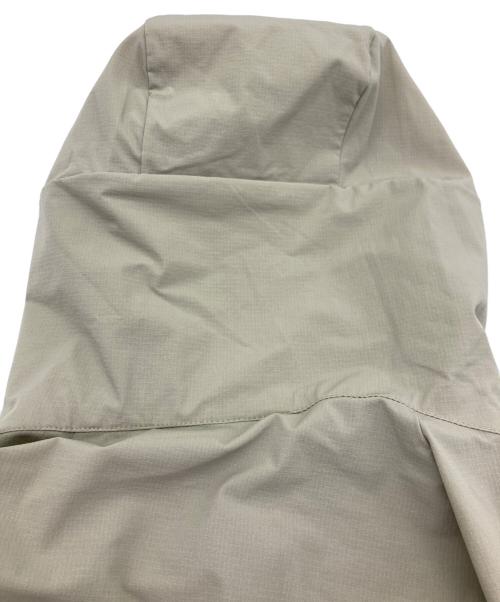 OAKLEY（オークリー）OAKLEY (オークリー) Enhance Active Light Shell Jacket ベージュ サイズ:SIZE Mの古着・服飾アイテム