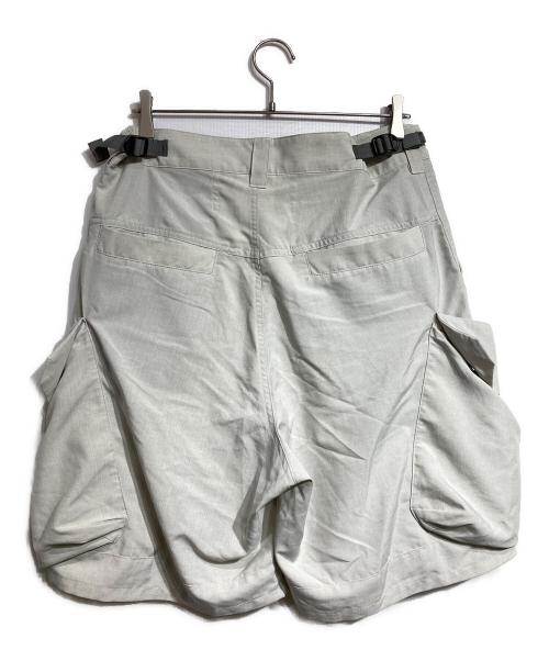 meanswhile（ミーンズワイル）meanswhile (ミーンズワイル) Luggage Cargo Shorts/Bone ベージュ サイズ:4の古着・服飾アイテム