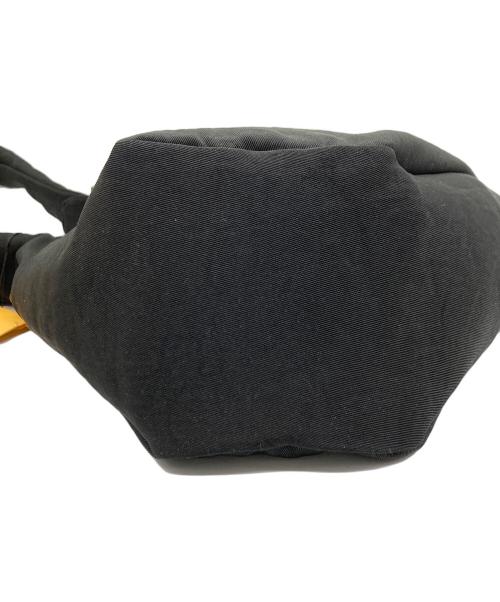 ITTI（イッチ）ITTI (イッチ) Annie Puffer Mini Moon Bag ブラックの古着・服飾アイテム