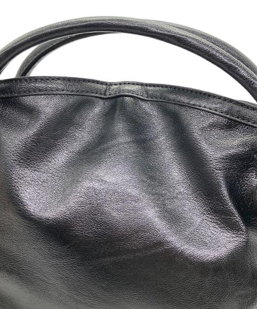 CHARLES & KEITH（チャールズアンドキース）CHARLES & KEITH (チャールズアンドキース) Delfina ミニデルフィナ チェーントートバッグ ブラックの古着・服飾アイテム