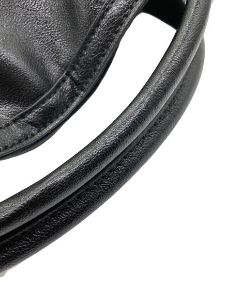 CHARLES & KEITH（チャールズアンドキース）CHARLES & KEITH (チャールズアンドキース) Delfina ミニデルフィナ チェーントートバッグ ブラックの古着・服飾アイテム