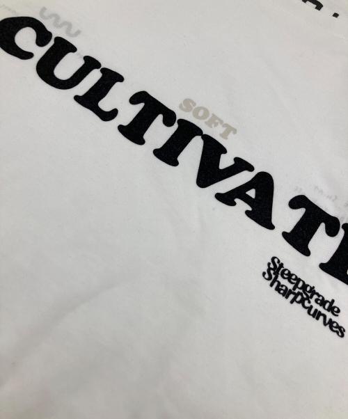STEEP GRADE SHARP CURVES（スティープグレイドシャープカーヴス）STEEP GRADE SHARP CURVES (スティープグレイドシャープカーヴス) CULTIVATE L/S tee ホワイト サイズ:不明の古着・服飾アイテム