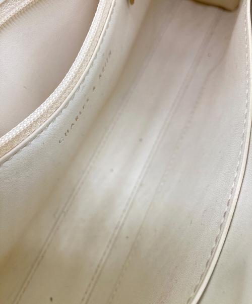 CHARLES & KEITH（チャールズアンドキース）CHARLES & KEITH (チャールズアンドキース) Calla カルラ ショルダーバッグ アイボリーの古着・服飾アイテム