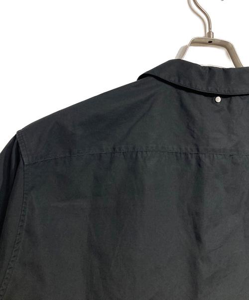 OAMC（オーエーエムシー）OAMC (オーエーエムシー) スプレーロゴシャツ / Spray logo shirt ブラック サイズ:Mの古着・服飾アイテム