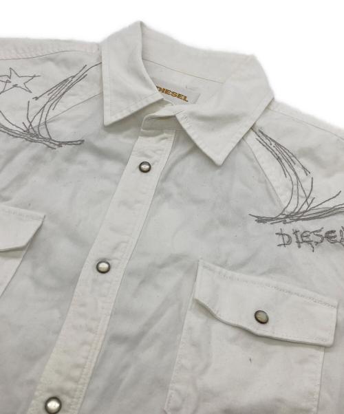 DIESEL（ディーゼル）DIESEL (ディーゼル) ステッチデザインウエスタンシャツ ホワイト サイズ:Mの古着・服飾アイテム