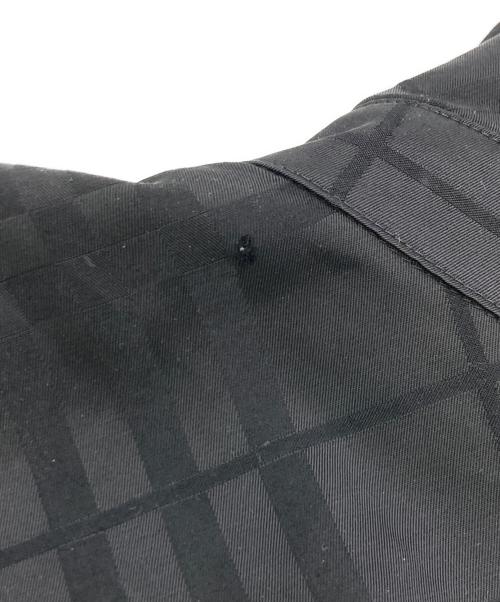 BURBERRY LONDON（バーバリーロンドン）BURBERRY LONDON (バーバリーロンドン) ギャザーシャツ ブラック サイズ:15の古着・服飾アイテム