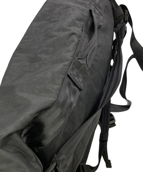 CHROME（クローム）CHROME (クローム) COURIER FLAP MSNGR 20L ブラックの古着・服飾アイテム