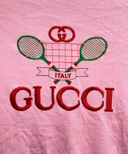 GUCCI（グッチ）GUCCI (グッチ) テニス刺繍 クルーネックTシャツ/ Tennis-Embroidered Crew Neck T-Shirt ピンク サイズ:Sの古着・服飾アイテム