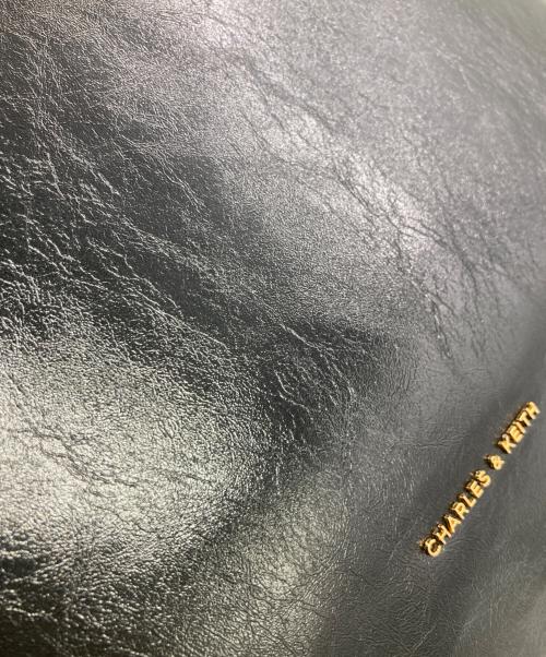 CHARLES & KEITH（チャールズアンドキース）CHARLES & KEITH (チャールズアンドキース) Sianna スローチーホーボーバッグ ブラックの古着・服飾アイテム
