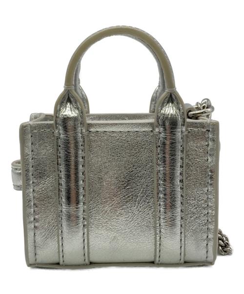 MARC JACOBS（マークジェイコブス）MARC JACOBS (マークジェイコブス) THE NANO TOTE BAG CHARM シルバーの古着・服飾アイテム