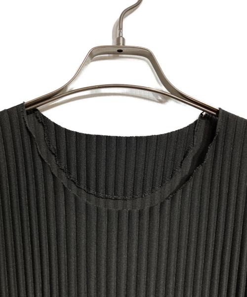 HOMME PLISSE ISSEY MIYAKE（オム プリッセ イッセイ ミヤケ）HOMME PLISSE ISSEY MIYAKE (オム プリッセ イッセイ ミヤケ) プリーツカットソー/Pleated cut-and-sew グレー サイズ:ーの古着・服飾アイテム