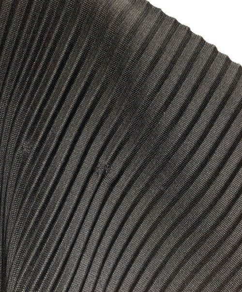 HOMME PLISSE ISSEY MIYAKE（オム プリッセ イッセイ ミヤケ）HOMME PLISSE ISSEY MIYAKE (オム プリッセ イッセイ ミヤケ) プリーツカットソー/Pleated cut-and-sew グレー サイズ:ーの古着・服飾アイテム