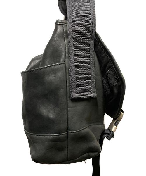 ISAMU KATAYAMA BACKLASH（イサムカタヤマ・バックラッシュ）ISAMU KATAYAMA BACKLASH (イサムカタヤマ・バックラッシュ) ジャパンダブルショルダー製品染め メッセンジャーバッグ ブラックの古着・服飾アイテム
