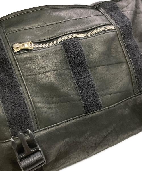 ISAMU KATAYAMA BACKLASH（イサムカタヤマ・バックラッシュ）ISAMU KATAYAMA BACKLASH (イサムカタヤマ・バックラッシュ) ジャパンダブルショルダー製品染め メッセンジャーバッグ ブラックの古着・服飾アイテム
