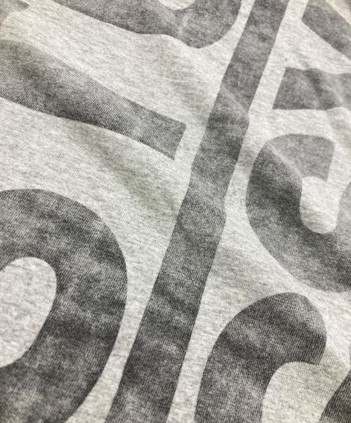 stussy（ステューシー）stussy (ステューシー) 縦ロゴインターナショナルTシャツ グレー サイズ:Sの古着・服飾アイテム
