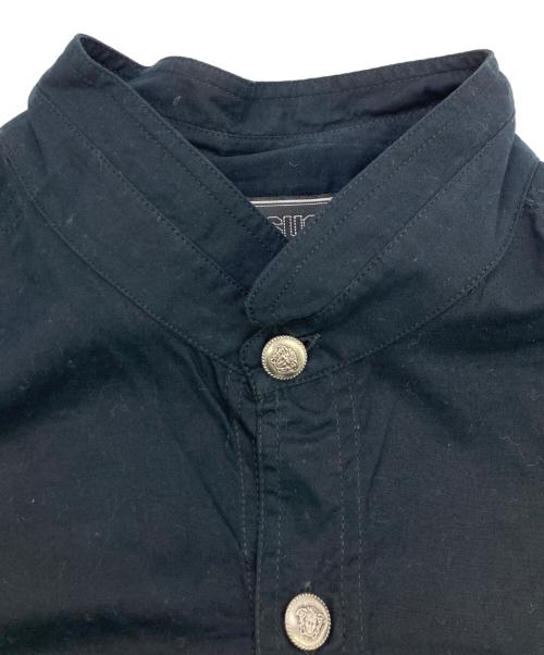 VERSUS（ヴェルサス）VERSUS (ヴェルサス) メデューサボタンバンドカラーシャツ ブラック サイズ:XLの古着・服飾アイテム