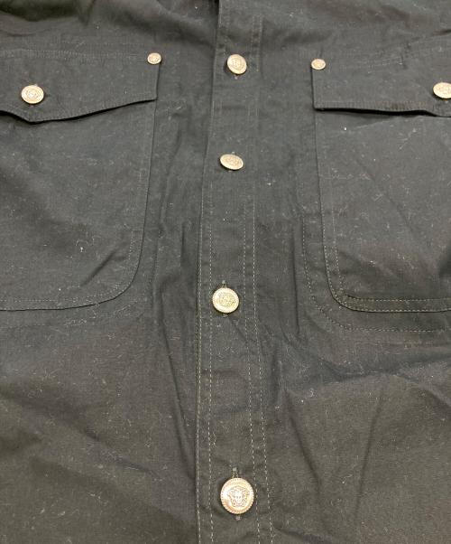 VERSUS（ヴェルサス）VERSUS (ヴェルサス) メデューサボタンバンドカラーシャツ ブラック サイズ:XLの古着・服飾アイテム