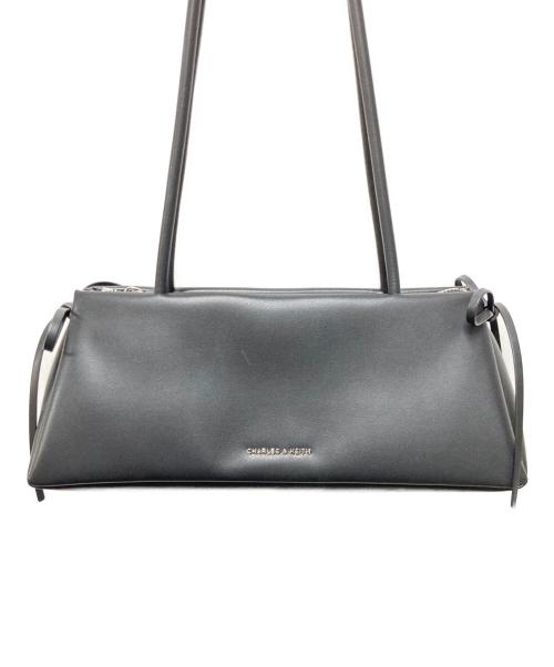 CHARLES & KEITH（チャールズアンドキース）CHARLES & KEITH (チャールズアンドキース) Hazel ヘーゼル ボウ イロンゲイティッドトラペーズショルダーバッグ ブラックの古着・服飾アイテム