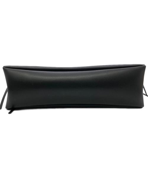 CHARLES & KEITH（チャールズアンドキース）CHARLES & KEITH (チャールズアンドキース) Hazel ヘーゼル ボウ イロンゲイティッドトラペーズショルダーバッグ ブラックの古着・服飾アイテム