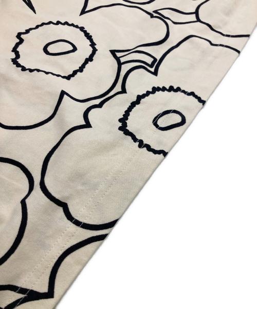 marimekko（マリメッコ）marimekko (マリメッコ) Pieni Piirto Unikko 2 / Biitti t-shirt ベージュ サイズ:Sの古着・服飾アイテム