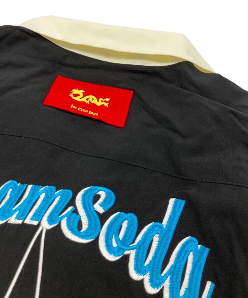 CREAM SODA（クリームソーダ）CREAM SODA (クリームソーダ) ダイス刺繍シャツ ブラック サイズ:Lの古着・服飾アイテム