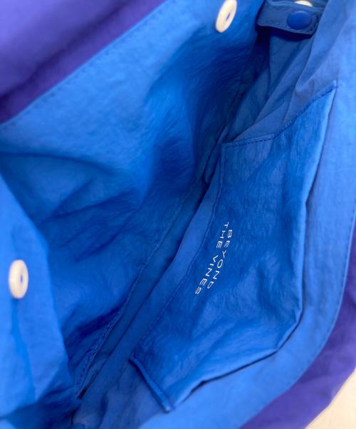 BEYOND THE VINES（ビヨンド ザ バインズ）BEYOND THE VINES (ビヨンド ザ バインズ) Poofy Bag ブルーの古着・服飾アイテム