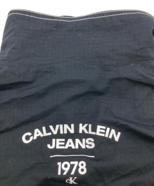 Calvin Klein Jeans（カルバンクラインジーンズ）Calvin Klein Jeans (カルバンクラインジーンズ) リプストップロゴジップアップブルゾン ブラック サイズ:Sの古着・服飾アイテム
