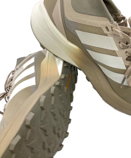 adidas（アディダス）adidas (アディダス) TERREX AGRAVIC GTX TRAIL RUNNING ベージュ サイズ:27cmの古着・服飾アイテム
