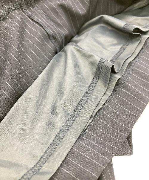 Lily Brown（リリーブラウン）Lily Brown (リリーブラウン) Bubble Hem Stretch Dress ネイビーの古着・服飾アイテム