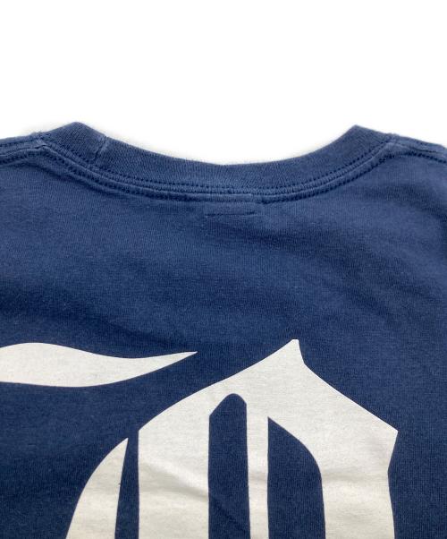 Noah（ノア）Noah (ノア) gothic N T-shirt/ゴシックNＴシャツ ネイビー サイズ:Mの古着・服飾アイテム