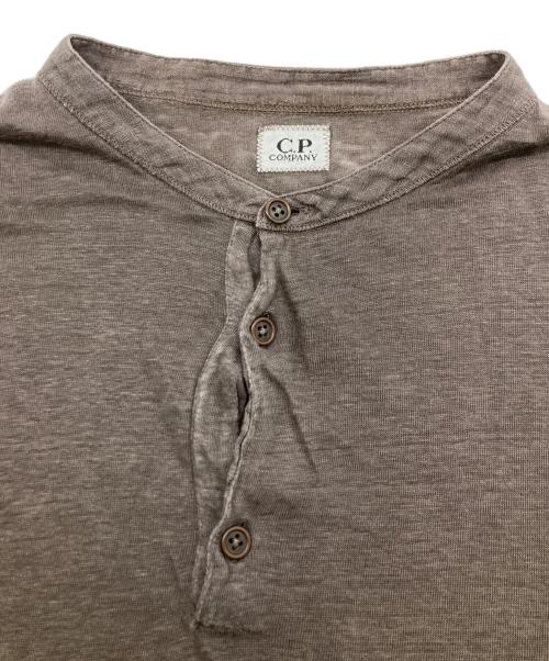 C.P COMPANY（シーピーカンパニー）C.P COMPANY (シーピーカンパニー) ヘンリーネックニット ブラウン サイズ:XLの古着・服飾アイテム