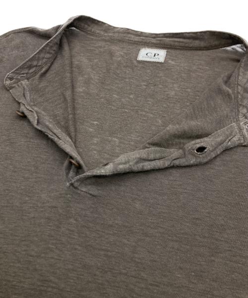 C.P COMPANY（シーピーカンパニー）C.P COMPANY (シーピーカンパニー) ヘンリーネックニット ブラウン サイズ:XLの古着・服飾アイテム