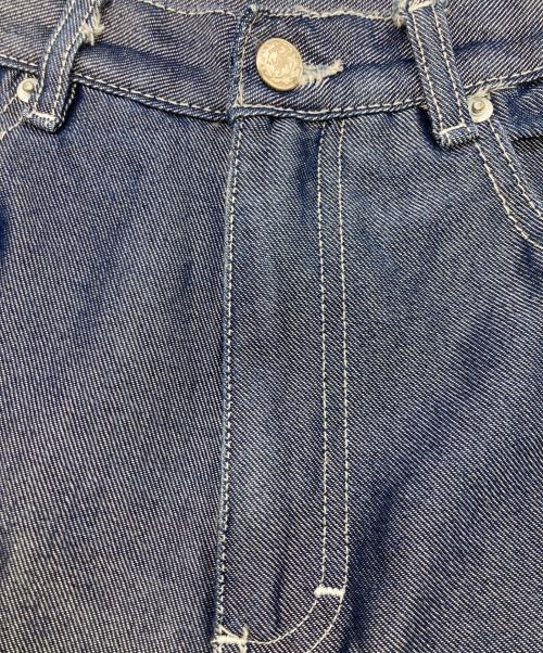 LANY（レニー）LANY (レニー) メタリックデニムパンツ シルバー×ネイビー サイズ:32の古着・服飾アイテム