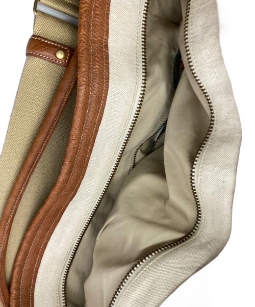 ISSEY MIYAKE（イッセイミヤケ）ISSEY MIYAKE (イッセイミヤケ) ショルダーバッグ ベージュの古着・服飾アイテム