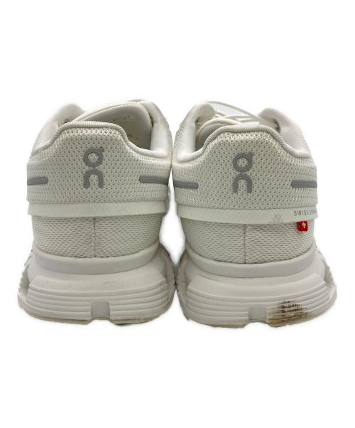 on（オン）On (オン) Cloud 6 ローカットスニーカー ホワイト サイズ:	SIZE US6.5（23.5cm）の古着・服飾アイテム