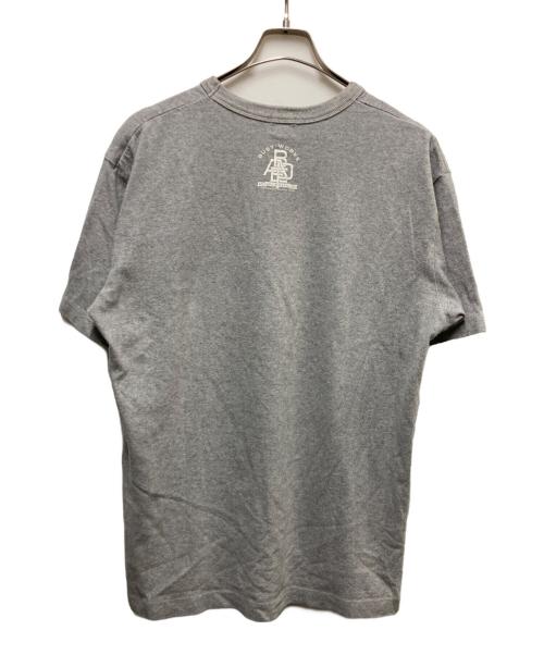 BAPE BY A BATHING APE（ベイプバイアベイシングエイプ）BAPE BY A BATHING APE (ベイプバイアベイシングエイプ) PURPLE LOGO GRAHICS TEE グレー サイズ:Lの古着・服飾アイテム