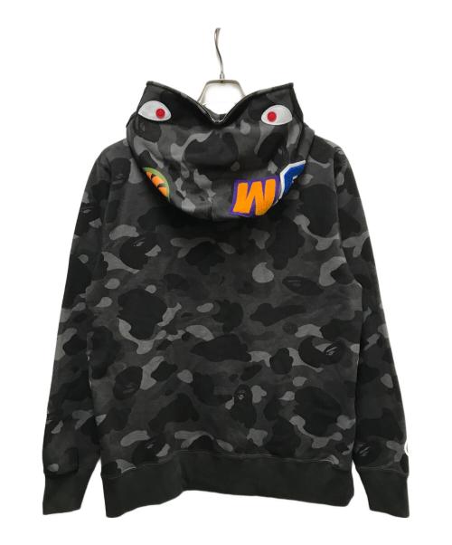 A BATHING APE（アベイシングエイプ）A BATHING APE (アベイシングエイプ) COLOR CAMO SHARK FULL ZIP HOODIE グレー サイズ:Lの古着・服飾アイテム