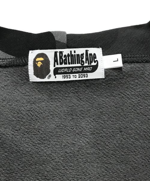 A BATHING APE（アベイシングエイプ）A BATHING APE (アベイシングエイプ) COLOR CAMO SHARK FULL ZIP HOODIE グレー サイズ:Lの古着・服飾アイテム