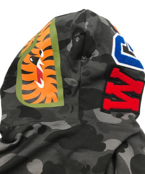A BATHING APE（アベイシングエイプ）A BATHING APE (アベイシングエイプ) COLOR CAMO SHARK FULL ZIP HOODIE グレー サイズ:Lの古着・服飾アイテム