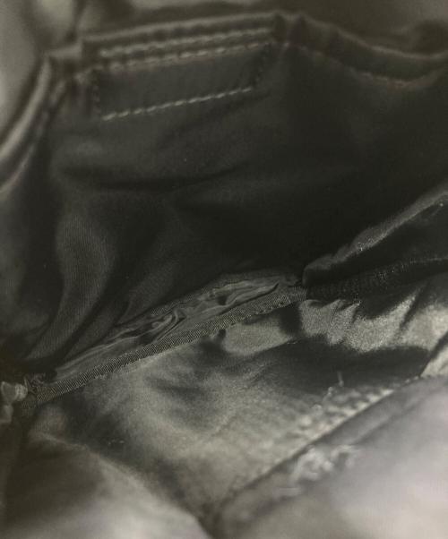 PORTER（ポーター）PORTER (ポーター) 三沢の犬グラフィックショルダーポーチ ホワイト×ブラックの古着・服飾アイテム