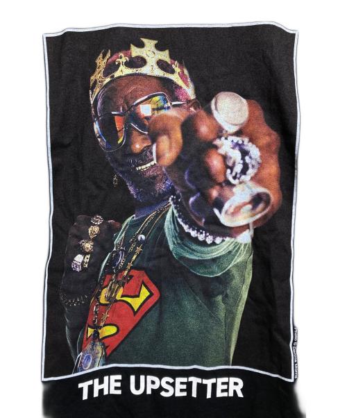 KIDILL（キディル）KIDILL (キディル) Scratch Perry tシャツ ブラック サイズ:FREEの古着・服飾アイテム