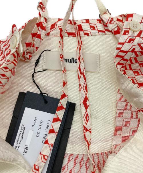 muller of yoshiokubo（ミュラーオブヨシオクボ）muller of yoshiokubo (ミュラーオブヨシオクボ) RADIAL 2WAY BLOUSE ベージュ サイズ:SIZE 36 未使用品の古着・服飾アイテム