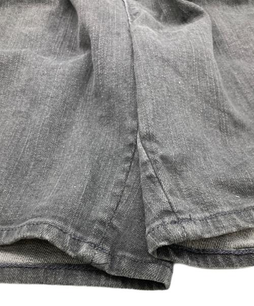 HELMUT LANG（ヘルムートラング）HELMUT LANG (ヘルムートラング) 2タックショートデニムパンツ グレー×ブラック サイズ:25の古着・服飾アイテム