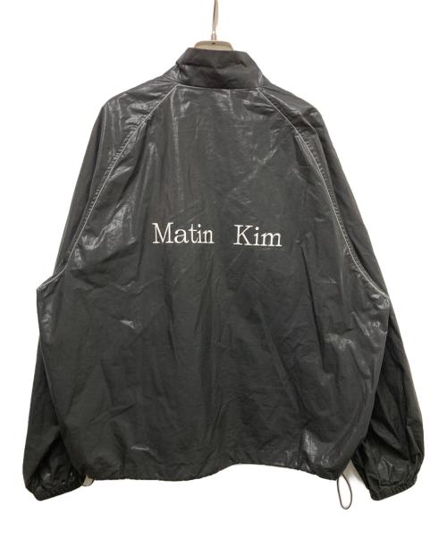 Matin Kim（マーティン・キム）Matin Kim (マーティン・キム) LOGO COATING JUMPER ブラック サイズ:FREEの古着・服飾アイテム