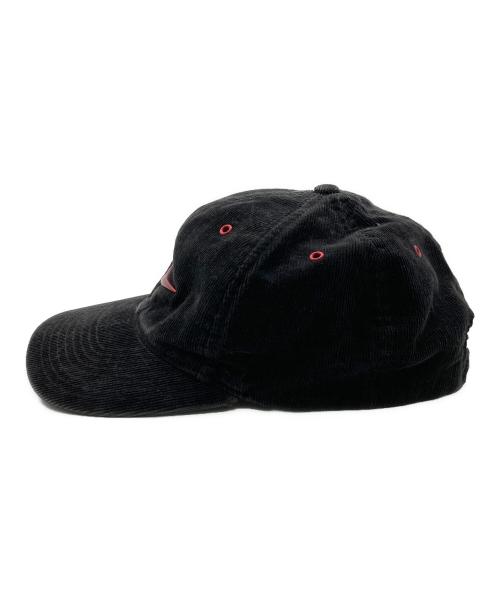 NIKE（ナイキ）NIKE (ナイキ) メタルスウッシュコーディロイキャップ ブラック×レッド サイズ:FREEの古着・服飾アイテム