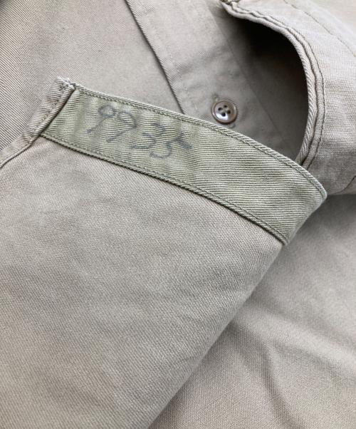 US ARMY（ユーエスアーミー）US ARMY (ユーエスアーミー) Prisoner of War  SHIRT ベージュ サイズ:‐の古着・服飾アイテム