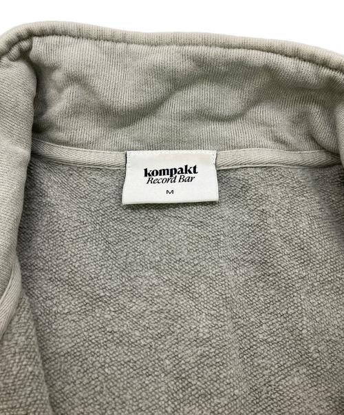 kompakt record bar（コンパクトレコードバー）kompakt record bar (コンパクトレコードバー) WASHED EMBROIDERED HALF ZIP-UP グレー サイズ:Mの古着・服飾アイテム