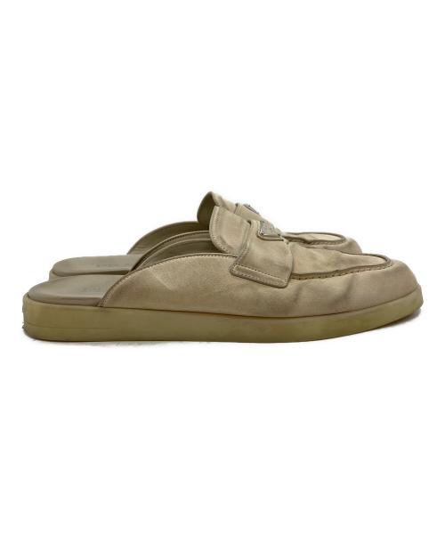 PRADA（プラダ）PRADA (プラダ) トライアングルプレートレザーミュールサンダル/Triangle Plate Leather Mule Sandals ベージュ サイズ:9の古着・服飾アイテム