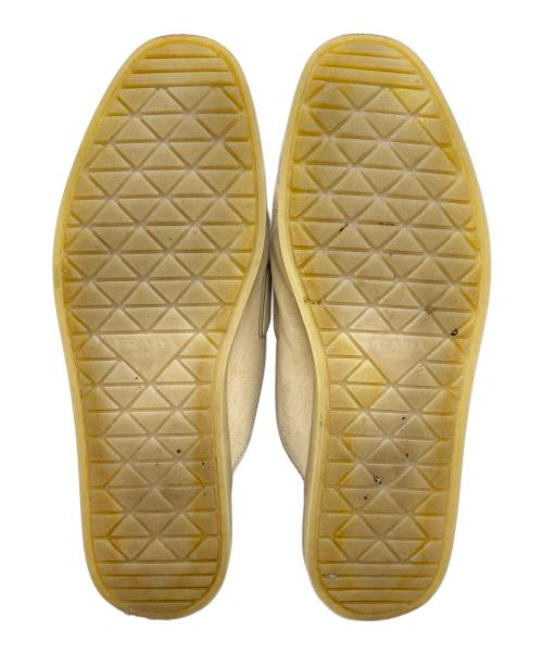 PRADA（プラダ）PRADA (プラダ) トライアングルプレートレザーミュールサンダル/Triangle Plate Leather Mule Sandals ベージュ サイズ:9の古着・服飾アイテム