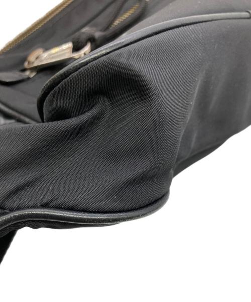 BURBERRY LONDON（バーバリーロンドン）BURBERRY LONDON (バーバリーロンドン) ボディーバッグ ブラックの古着・服飾アイテム